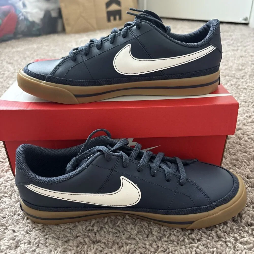 Nike court legacy